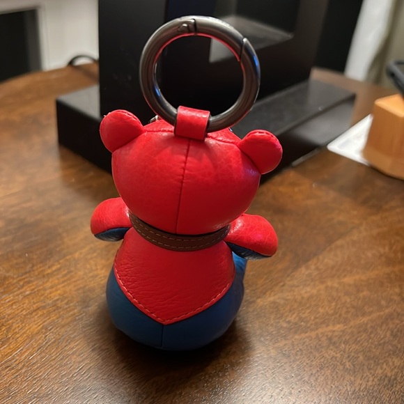 COACH x Marvel Collab Keychain SPIDER-MAN - Picture 3 of 6